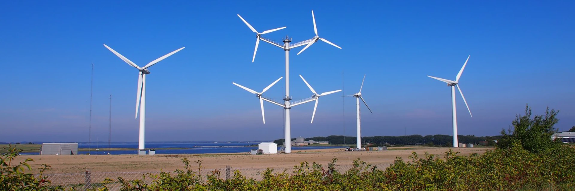 Multi-rotor wind turbine installation